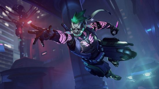 Captura de tela de Genji em uma das novas skins míticas de Overwatch 2 com um estilo de demônio cibernético 