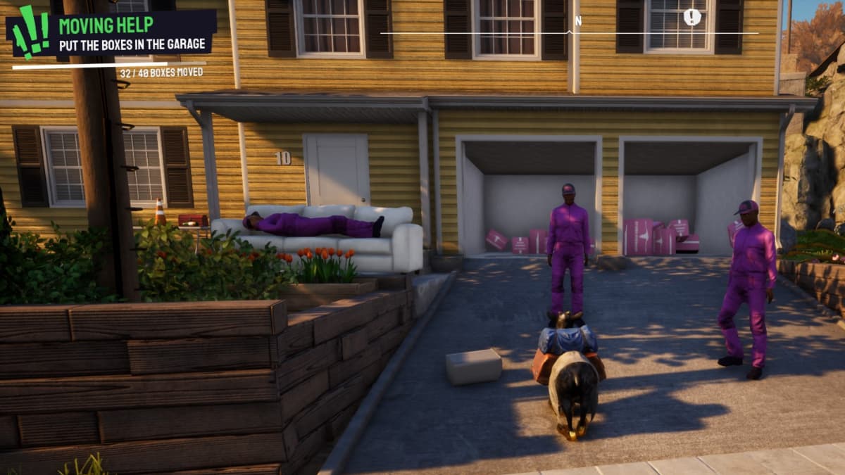 Cabra parada na frente de uma garagem, ajudando a mover caixas no Goat Simulator 3