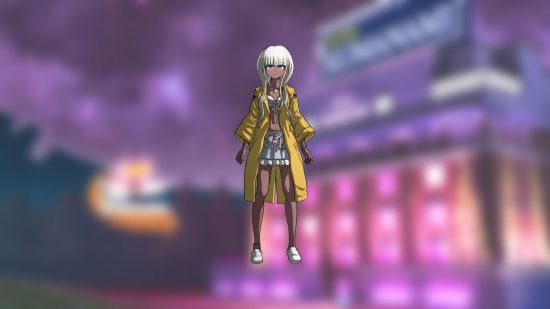 Personagens de Danganronpa V3: uma mulher com o fole aparecendo sob um tipo de jaleco amarelo, com uma saia branca e blusa branca, bem como cabelos brancos bem penteados em um longo corte.