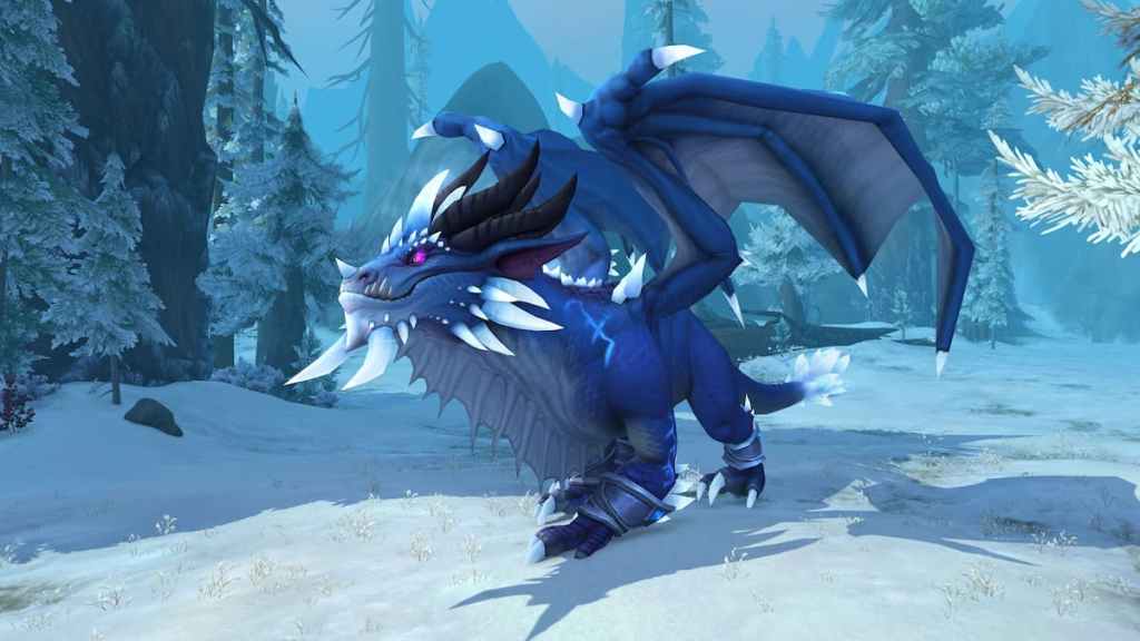 Um dragão na região de gelo do jogo World of Warcraft Dragonflight.