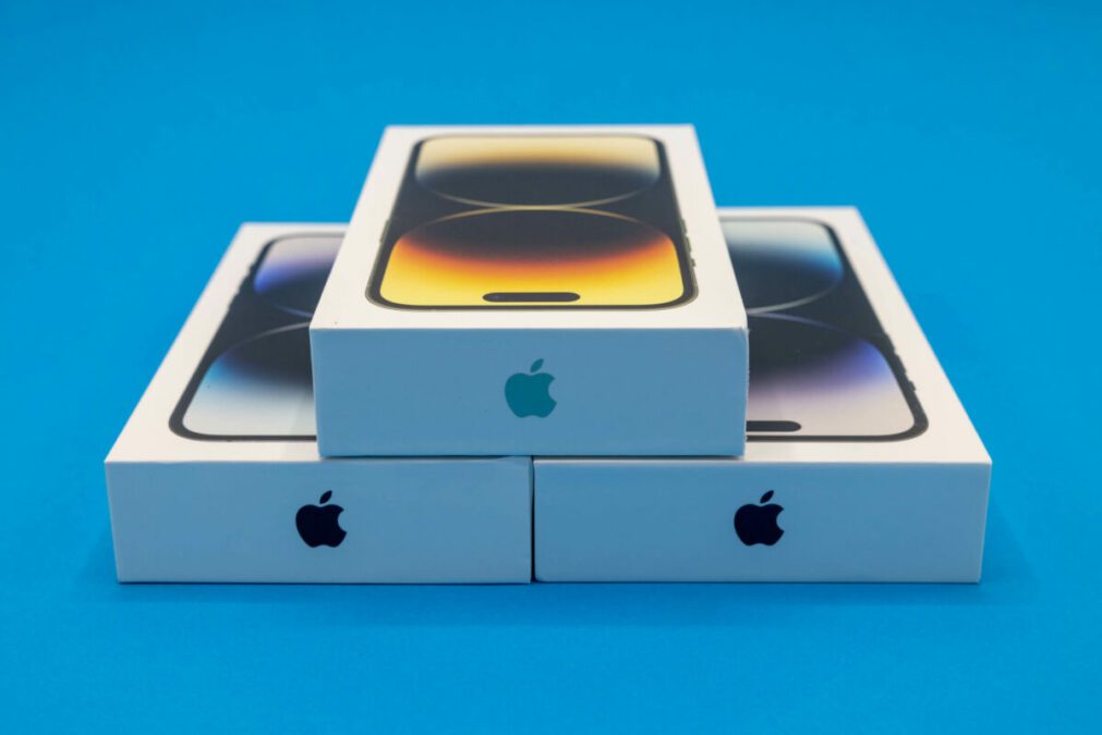 Compradores de iPhone preferem operadoras de celular às Apple Stores para comprar um novo telefone
